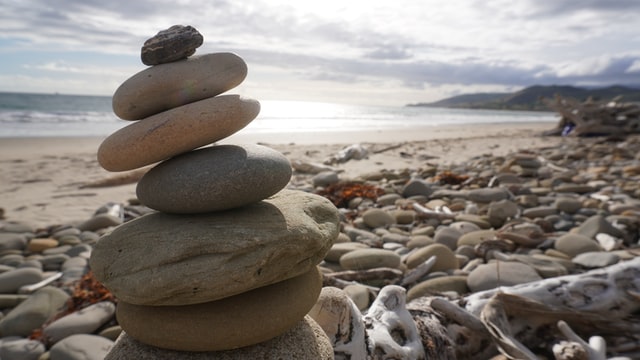 stack-stones-on-beach